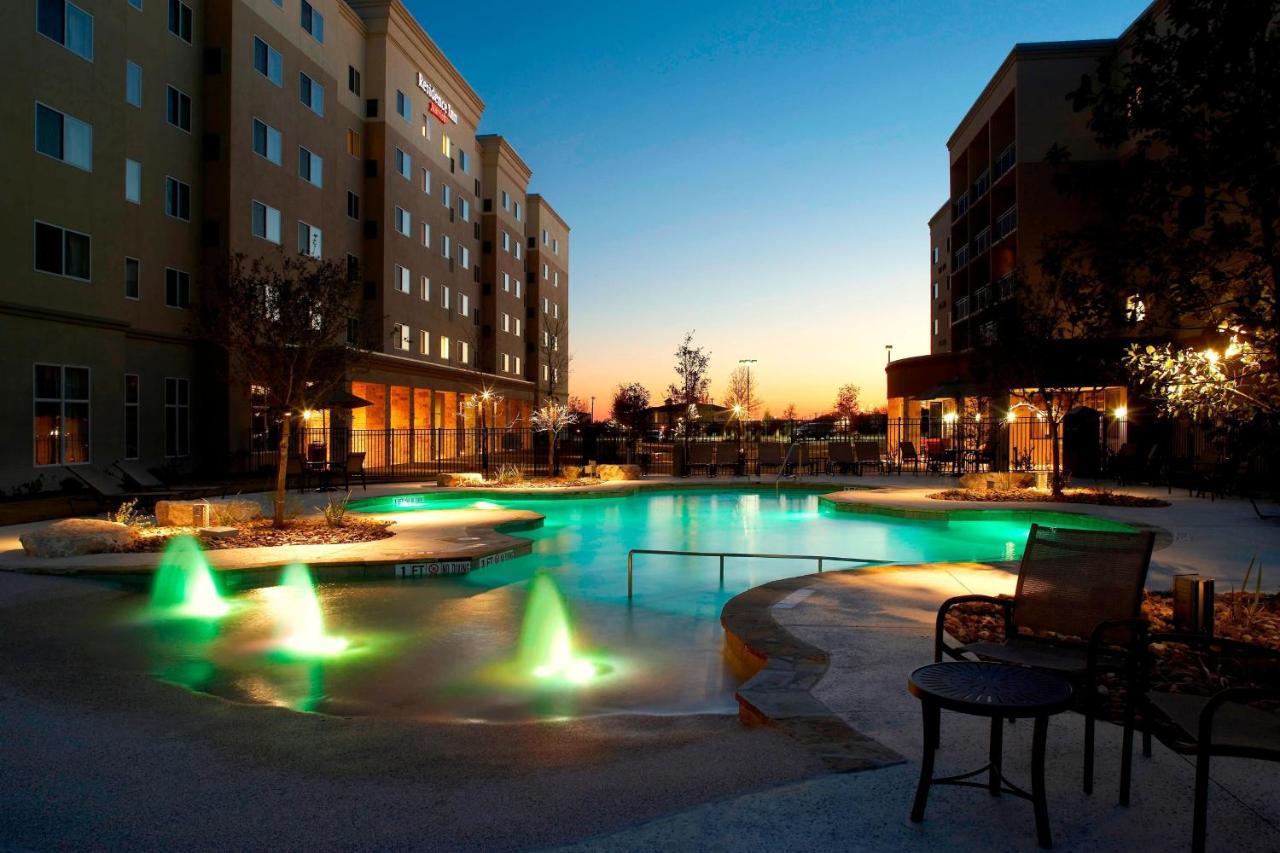 Residence Inn By Marriott San Antonio Six Flags At The Rim Buitenkant foto